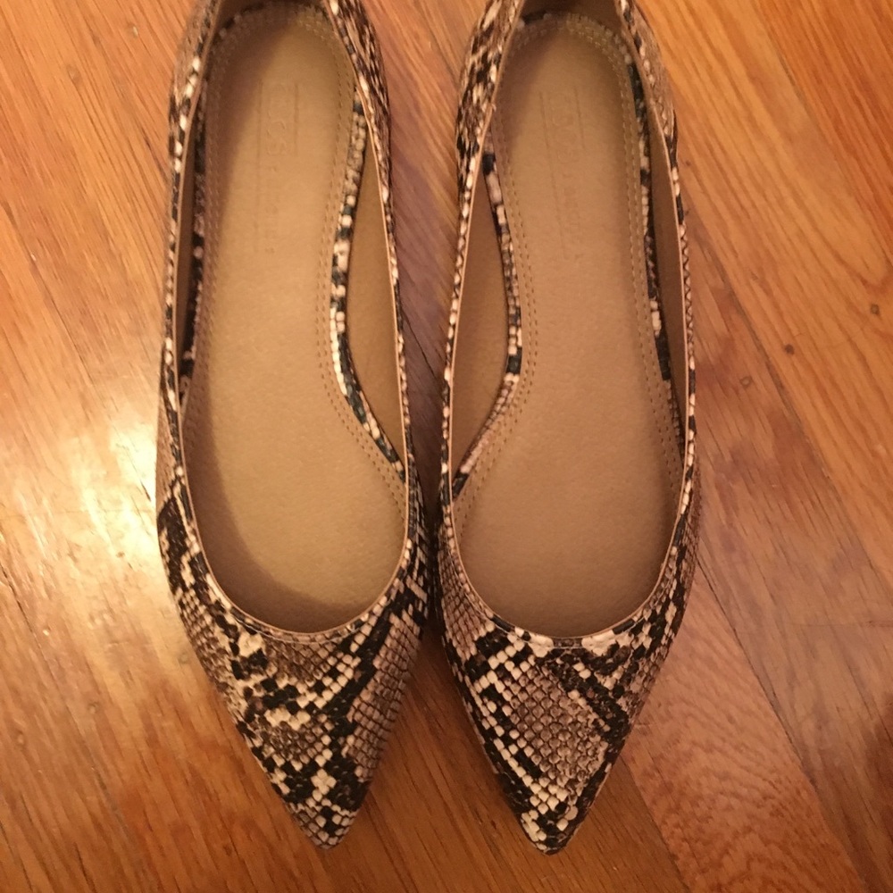 Faux Snakeskin Pointed Flats